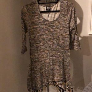 BEAUTIFUL BRAND NEW & NEVER WORN CAL STYLE TOP
